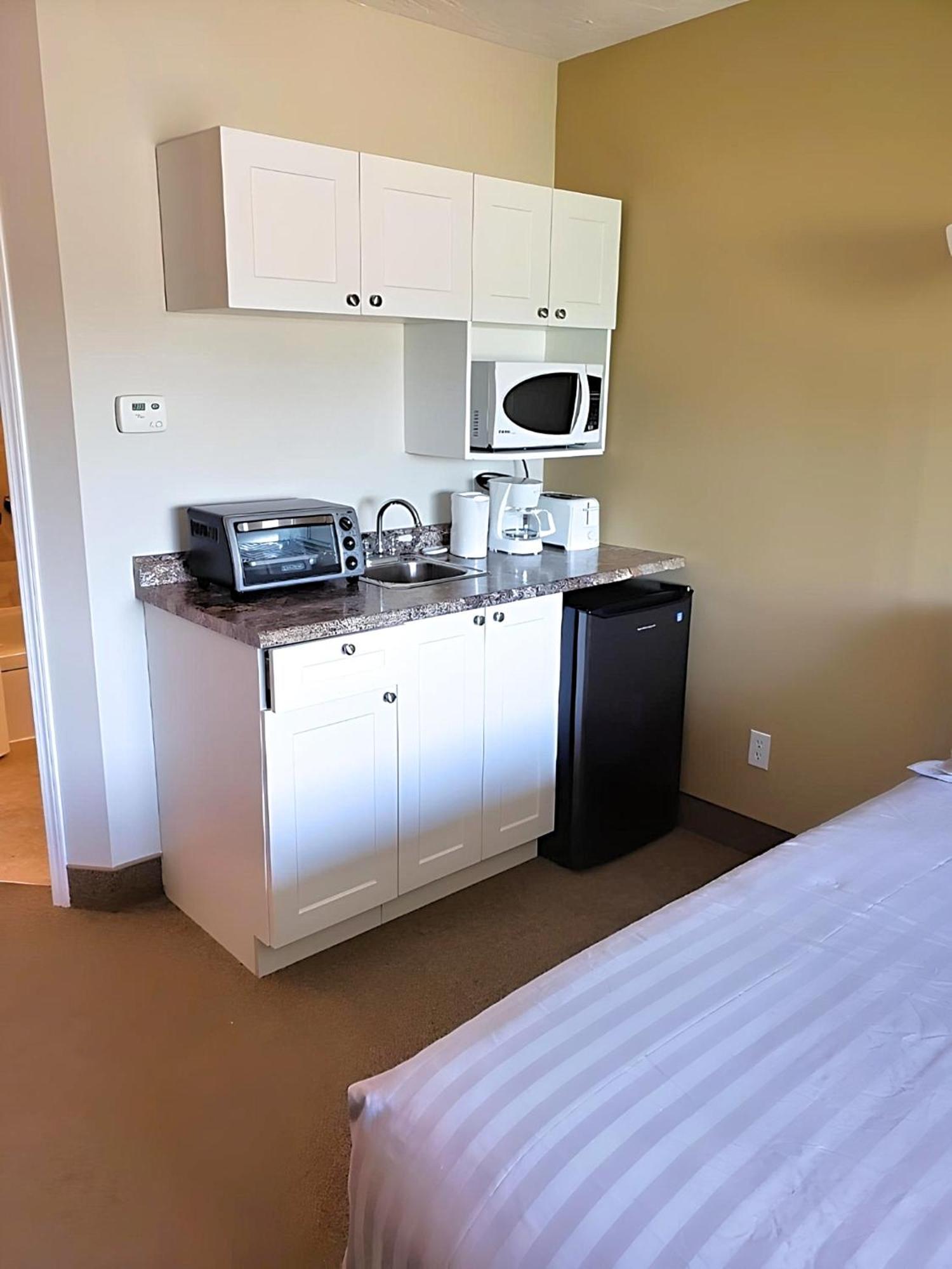 The Medicine Hat Villa Экстерьер фото